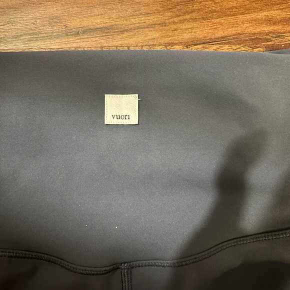 Vuori Women's Bike Shorts - Picture 3 of 3